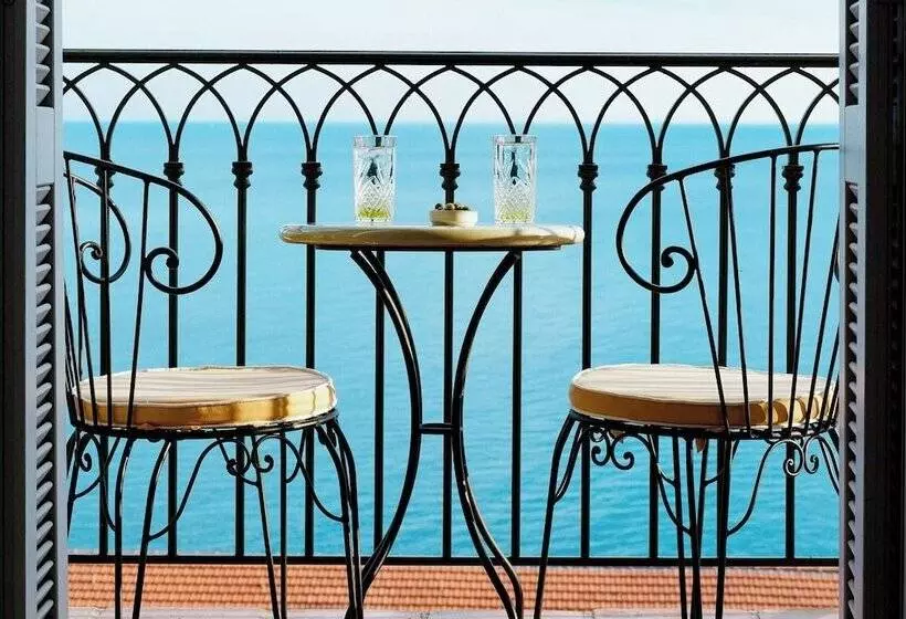 Fotos del hotel Hôtel La Pérouse Nice Baie Des Anges:  6