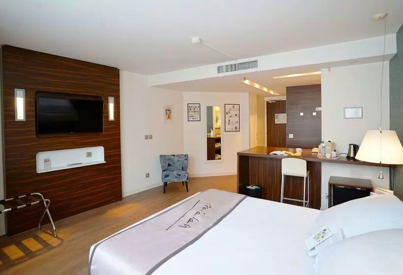 Fotos del hotel Best Western Plus Hôtel Litteraire Alexandre Vialatte:  22