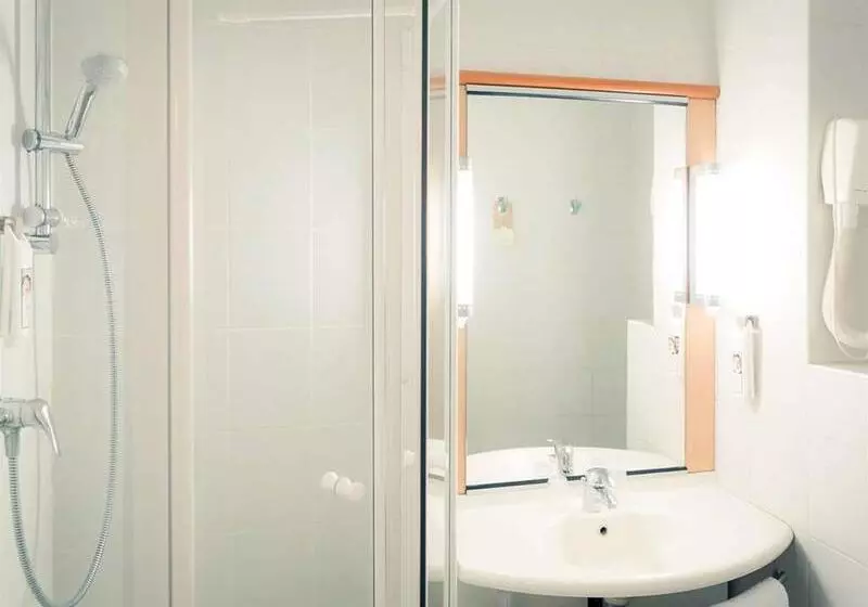 Fotos del hotel Ibis Grenoble Gare:  3