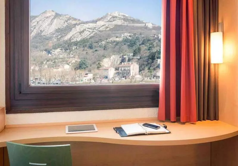 Fotos del hotel Ibis Grenoble Gare:  7