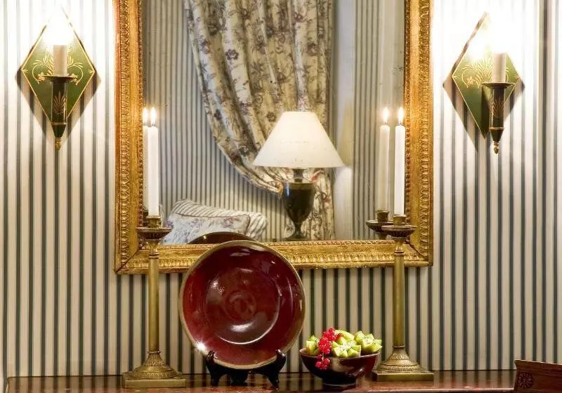 Le Dokhan S Paris Arc De Triomphe, A Tribute Portfolio