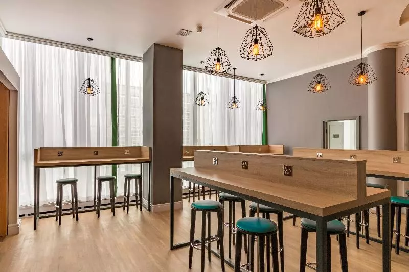 Fotos del hotel Thistle Express London Luton:  2