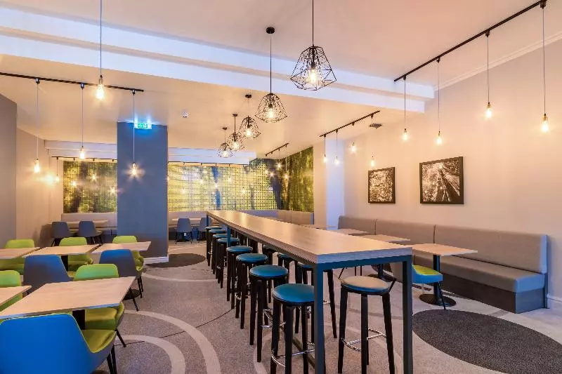 Fotos del hotel Thistle Express London Luton:  5