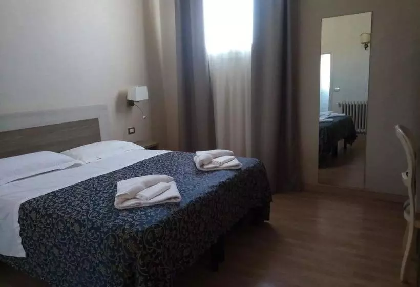 Fotos del hotel HHB Hotel:  5