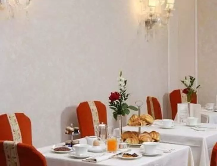 Fotos del hotel De La Ville:  10