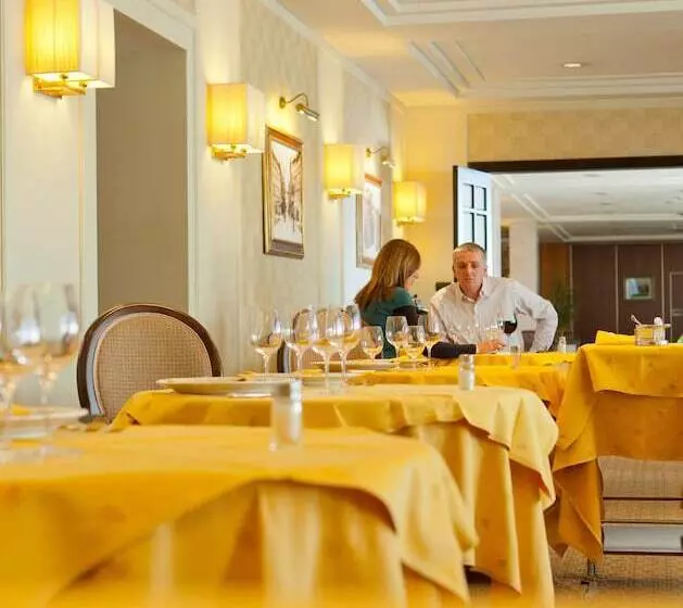 Fotos del hotel Perugia Plaza:  6