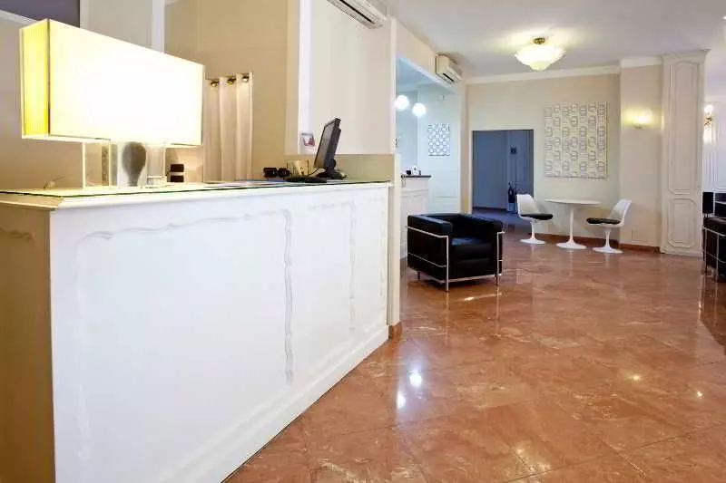 Fotos del hotel Tourist:  3