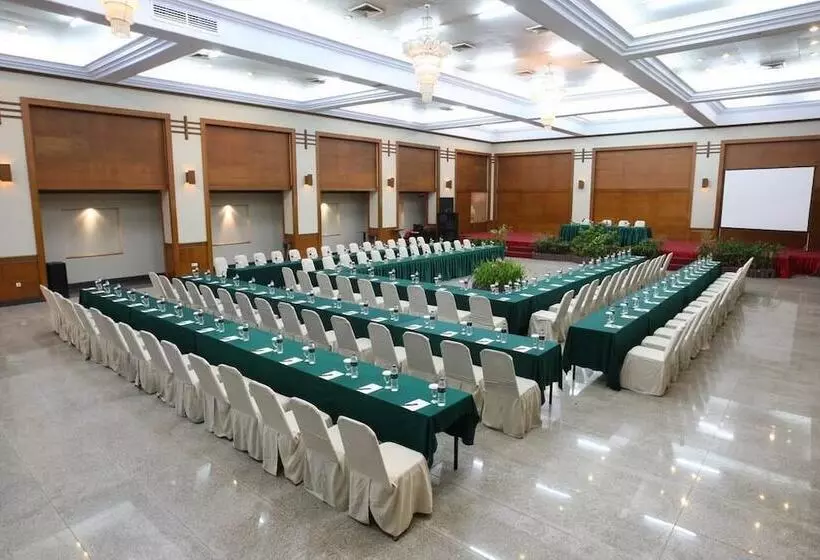 Fotos del hotel Makassar Golden:  13