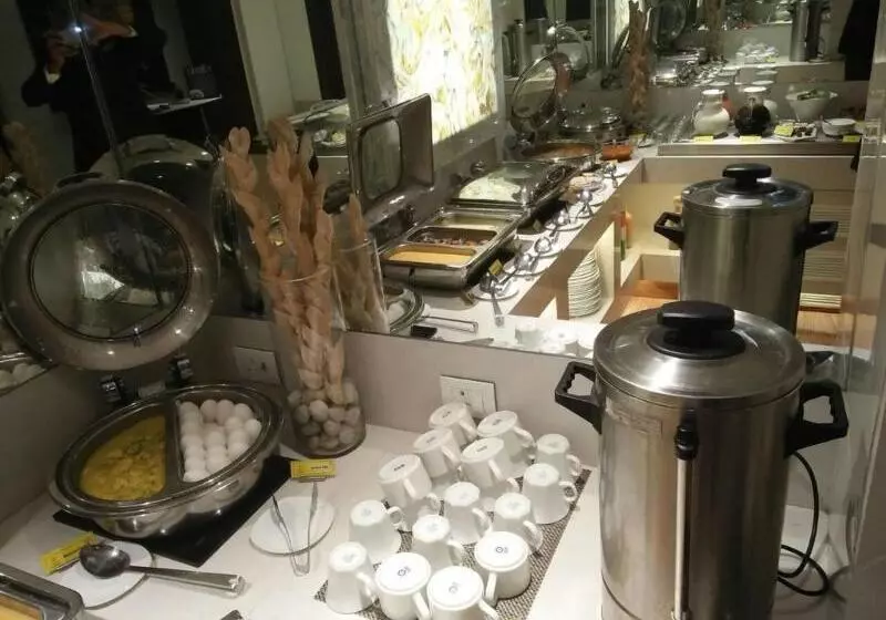 Fotos del hotel The Shalimar , Kemps Corner:  11