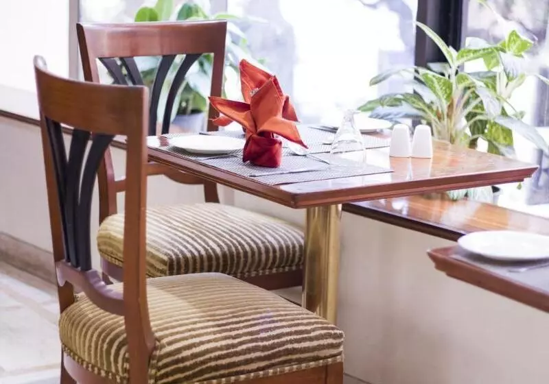 Fotos del hotel The Shalimar , Kemps Corner:  16