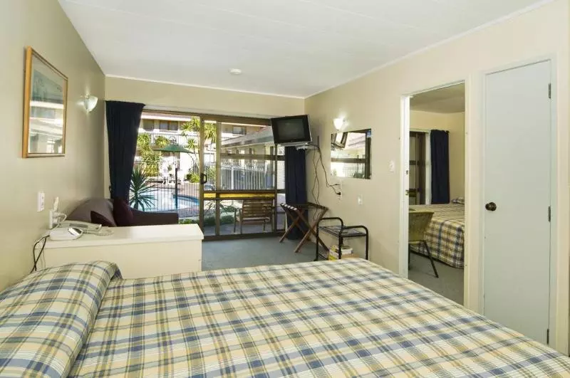 Fotos del hotel Dukes Midway Lodge:  21