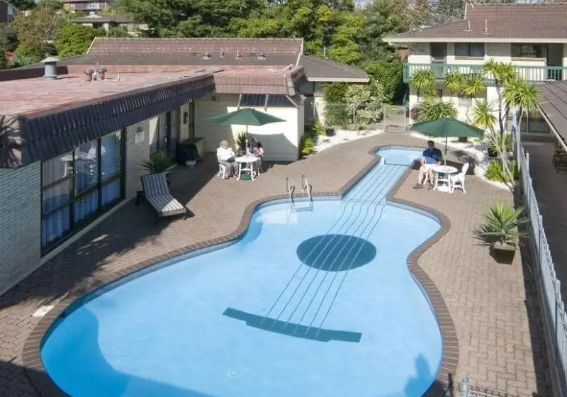 Fotos del hotel Dukes Midway Lodge:  12