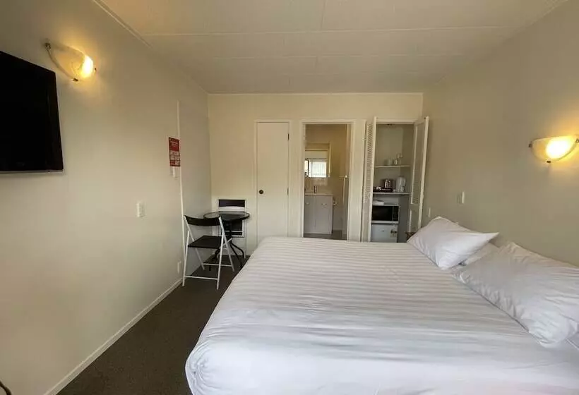 Fotos del hotel Dukes Midway Lodge:  17