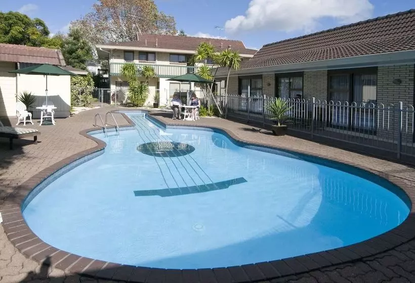 Fotos del hotel Dukes Midway Lodge:  18