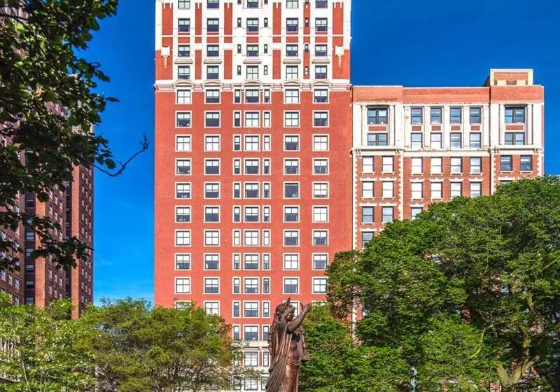 The Blackstone, Autograph Collection