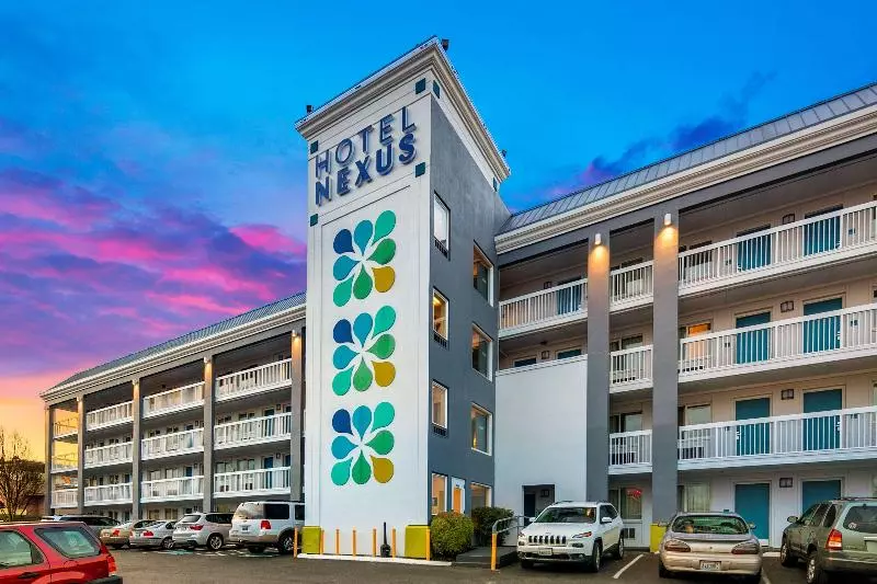 Nexus; Bw Signature Collection