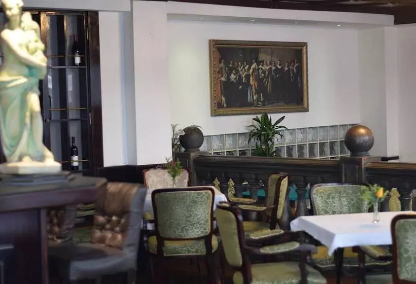 Fotos del hotel Queen's Astoria Design:  2