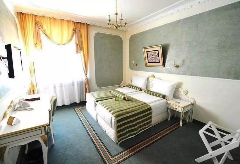 Fotos del hotel Queen's Astoria Design:  21