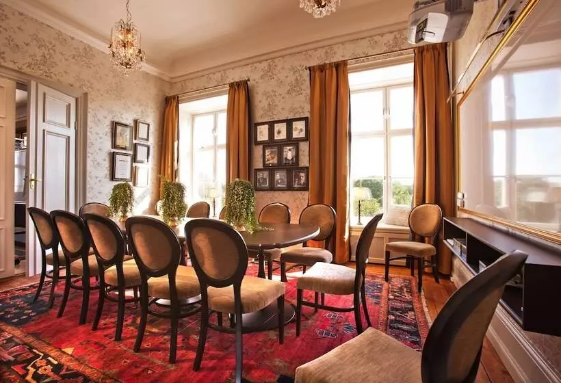 Fotos del hotel Hesselby Slott:  2