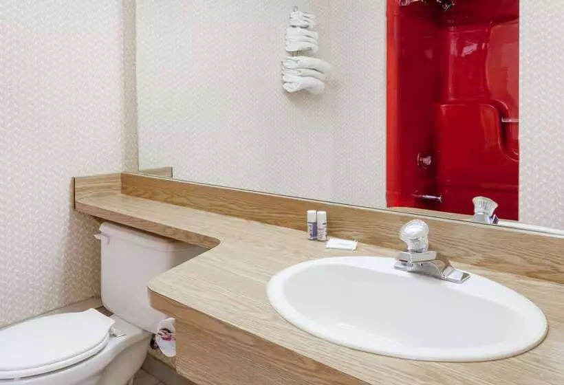 Fotos del hotel Howard Johnson By Wyndham Niagara Falls:  6