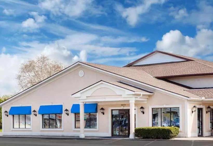 Fotos del hotel Howard Johnson By Wyndham Niagara Falls:  19