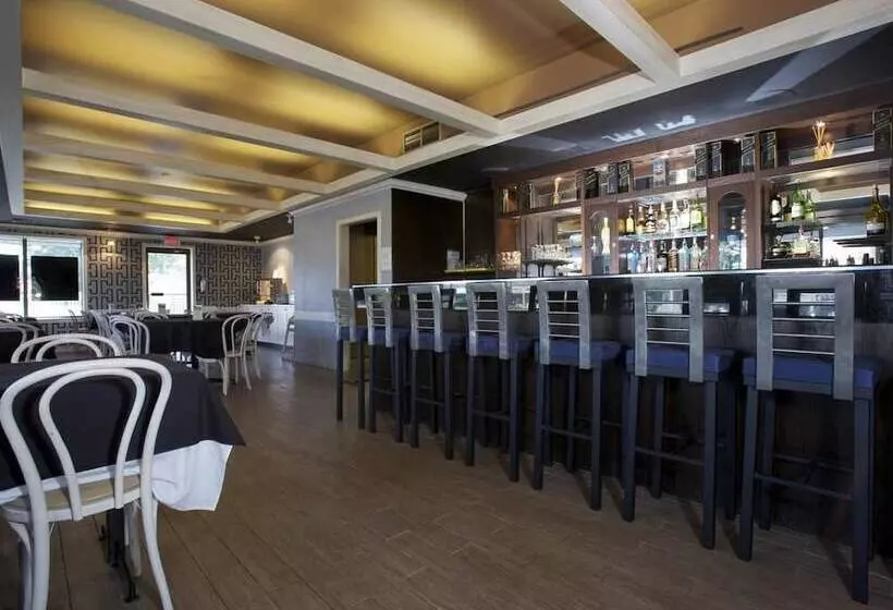 Fotos del hotel Howard Johnson By Wyndham Niagara Falls:  18