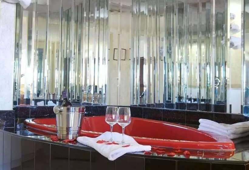 Fotos del hotel Howard Johnson By Wyndham Niagara Falls:  4