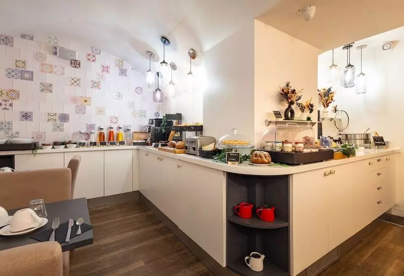 Fotos del hotel Hôtel La Parizienne By Elegancia:  3