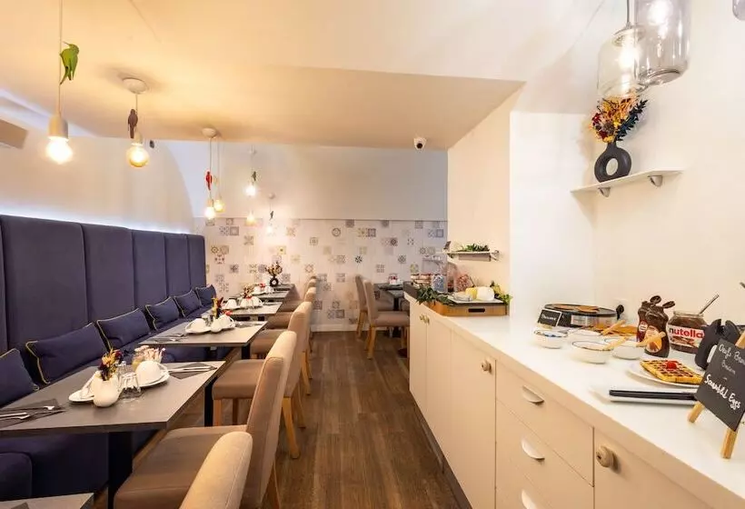 Fotos del hotel Hôtel La Parizienne By Elegancia:  8