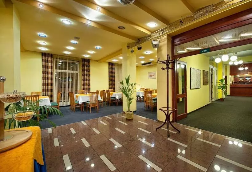 Fotos del hotel Henrietta:  12