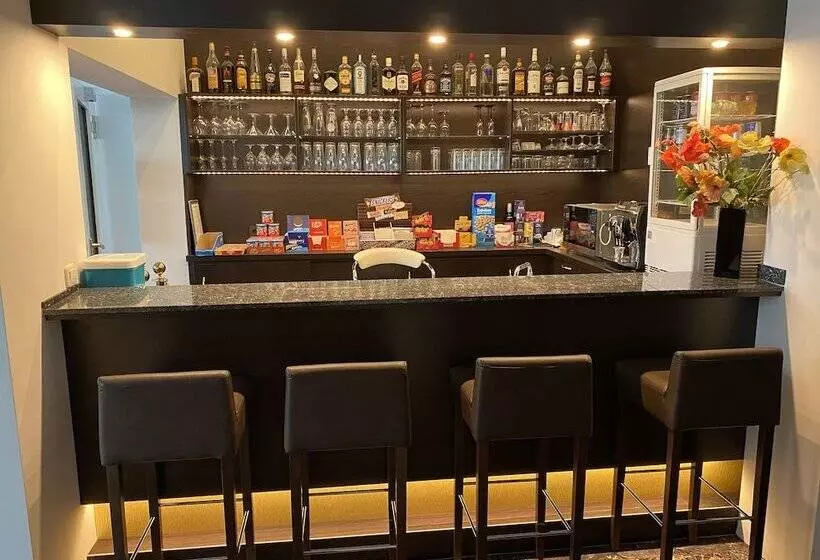 Fotos del hotel Montree:  9