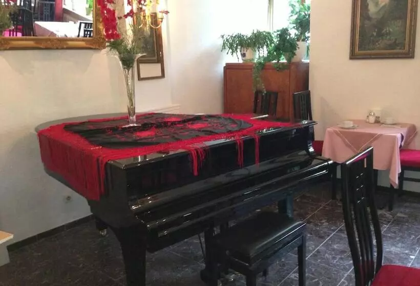 Fotos del hotel Montree:  11