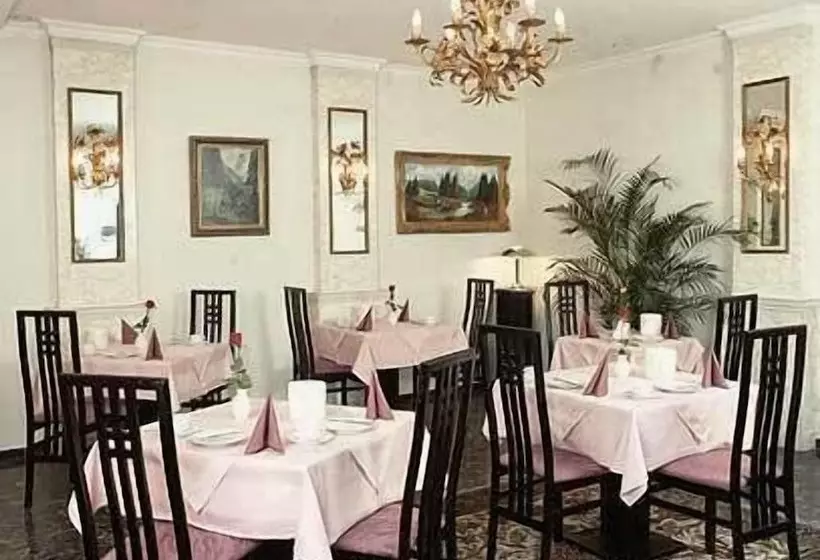 Fotos del hotel Montree:  3