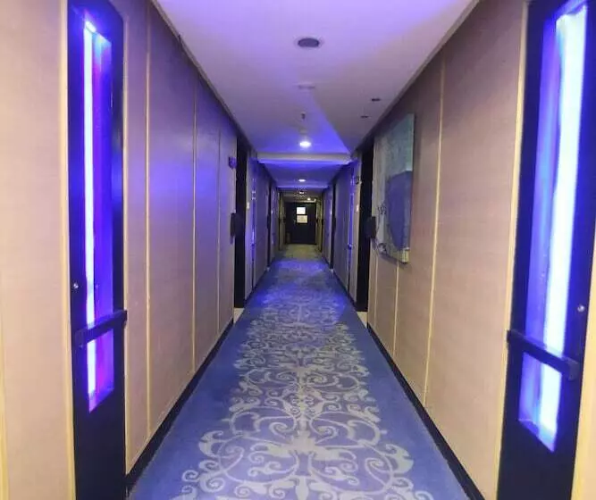 Fotos del hotel Quality Inn Bez Krishnaa:  3