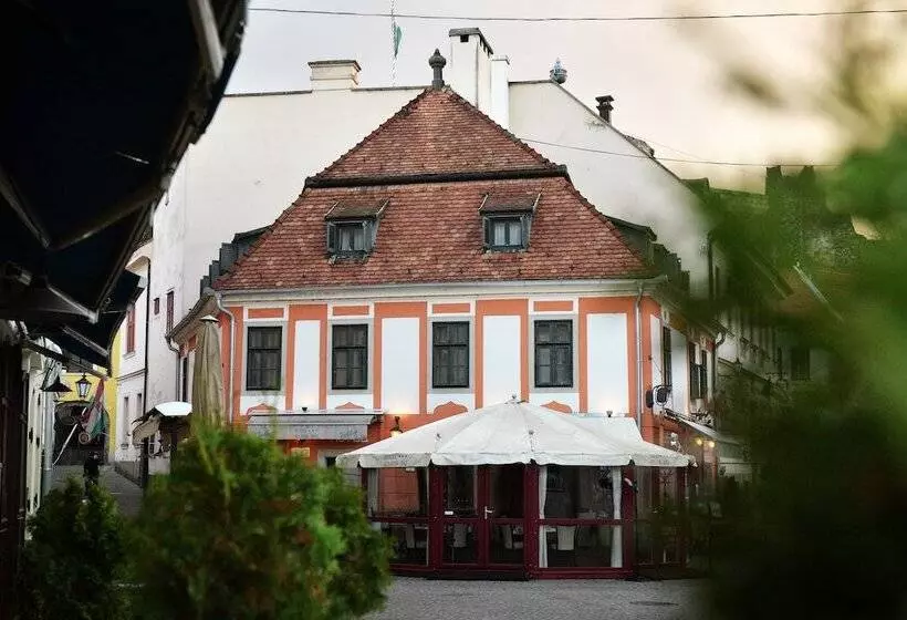 Fotos del hotel Senatorház Eger:  22