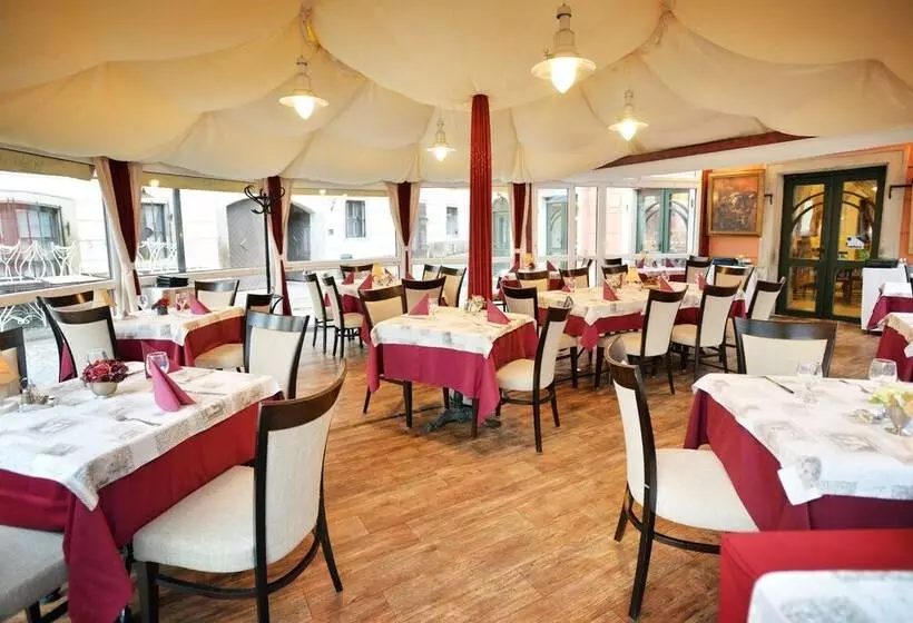 Fotos del hotel Senatorház Eger:  13