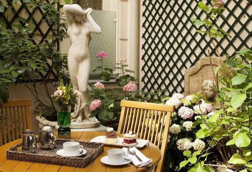 Fotos del hotel Chambiges Elysées:  3