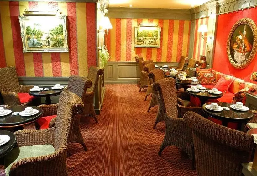 Fotos del hotel Chambiges Elysées:  2