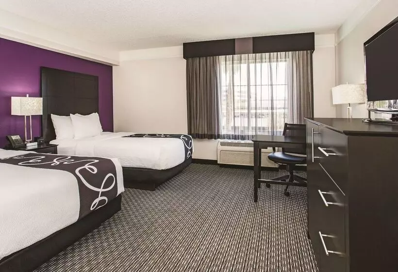 La Quinta By Wyndham Las Vegas Summerlin Tech