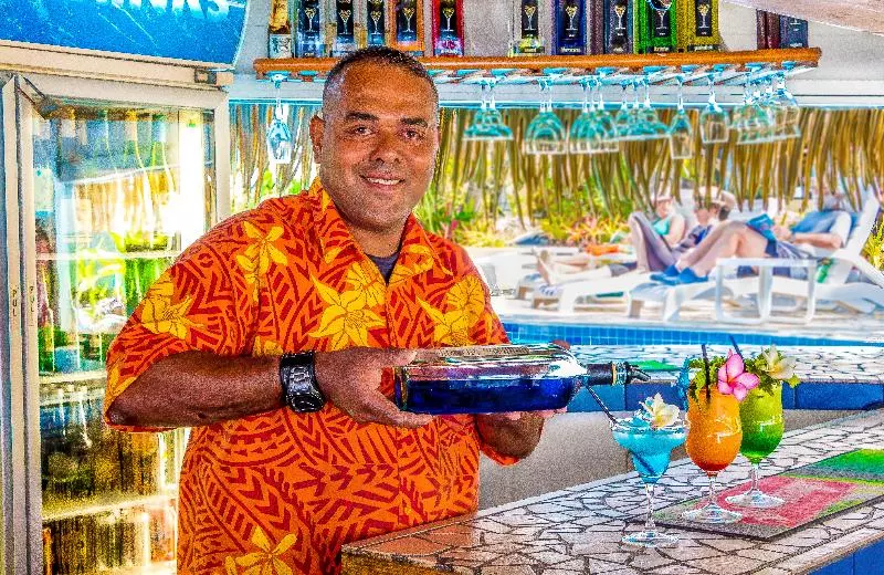 Fotos del hotel Club Raro Resort:  8