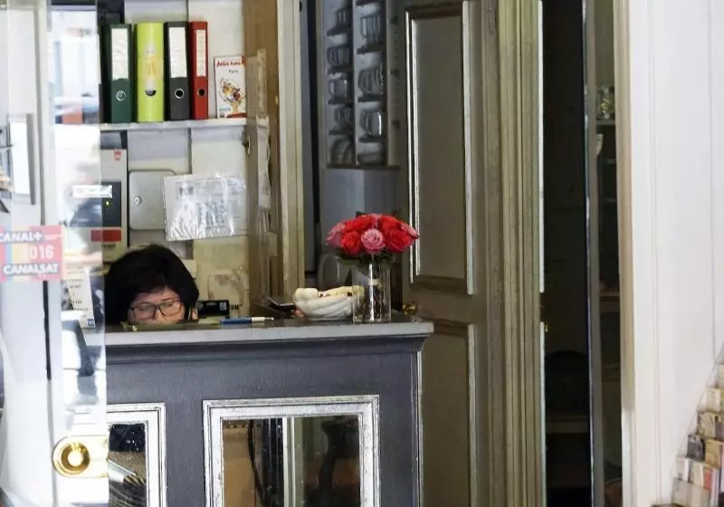 Fotos del hotel Riviera Elysees:  8