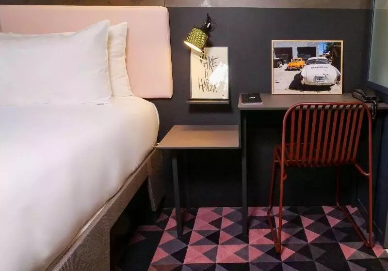 Tribe Paris Batignolles