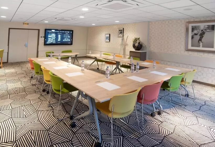 Fotos del hotel Ibis Styles Clermont-ferrand Aéroport:  5