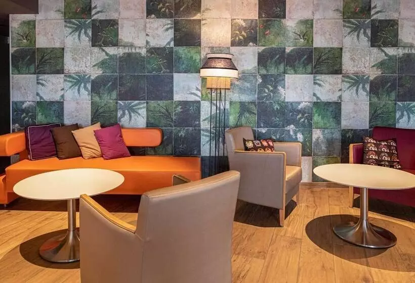 Fotos del hotel Ibis Styles Clermont-ferrand Aéroport:  2