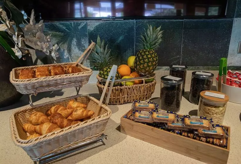 Fotos del hotel Ibis Styles Clermont-ferrand Aéroport:  25