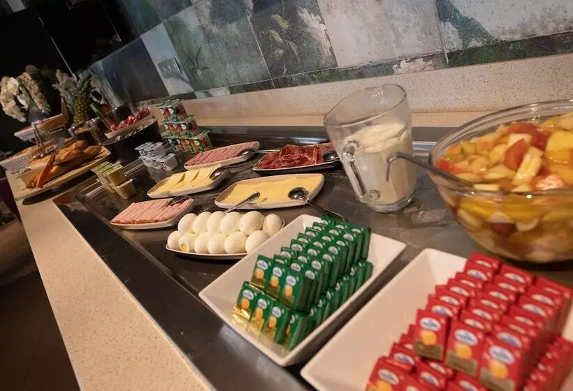 Fotos del hotel Ibis Styles Clermont-ferrand Aéroport:  13