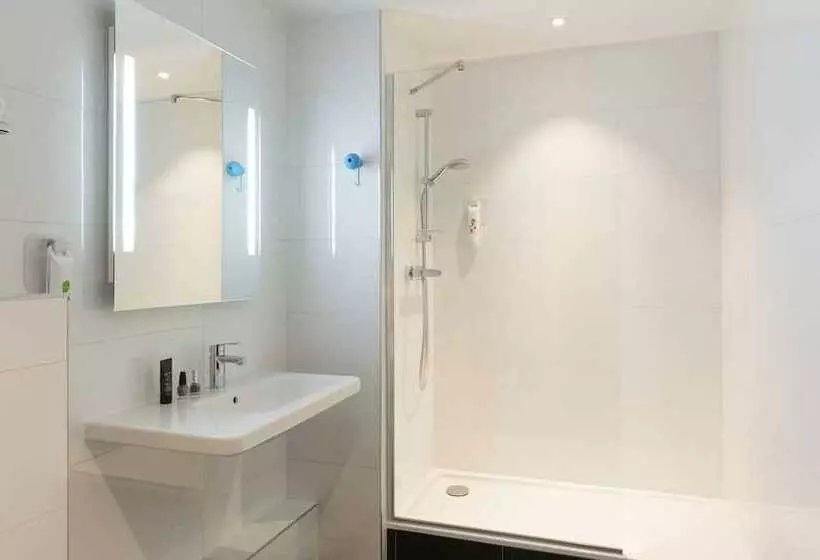 Fotos del hotel Ibis Styles Lyon Centre Confluence:  5