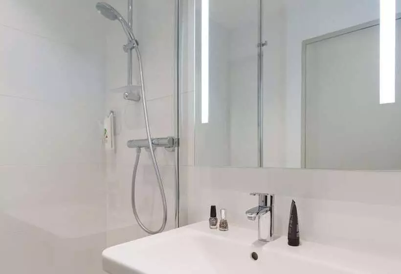 Fotos del hotel Ibis Styles Lyon Centre Confluence:  10