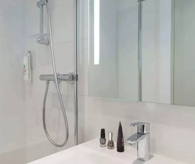 Fotos del hotel Ibis Styles Lyon Centre Confluence:  14