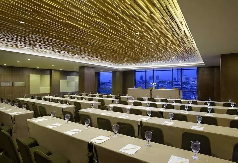 Fotos del hotel Santika Pandegiling Surabaya:  25